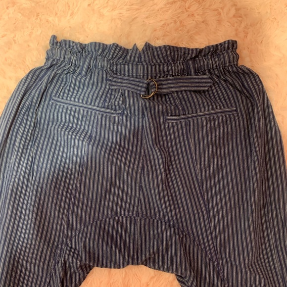 Free people drop crotch pin stripped pants
Size small with lots of stretch - Picture 6 of 7
